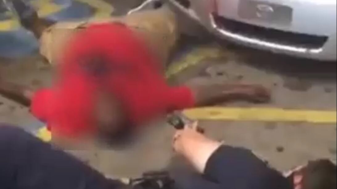 L'afroamericano ucciso era stato fermato 52 volte