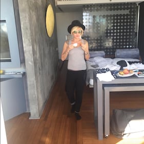 Paola Barale, sexy giramondo 24