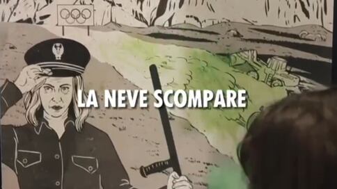 “Ecovandali”. Gli attivisti accusano il governo e “travestono” Meloni: i manifesti a Torino contro le Olimpiadi