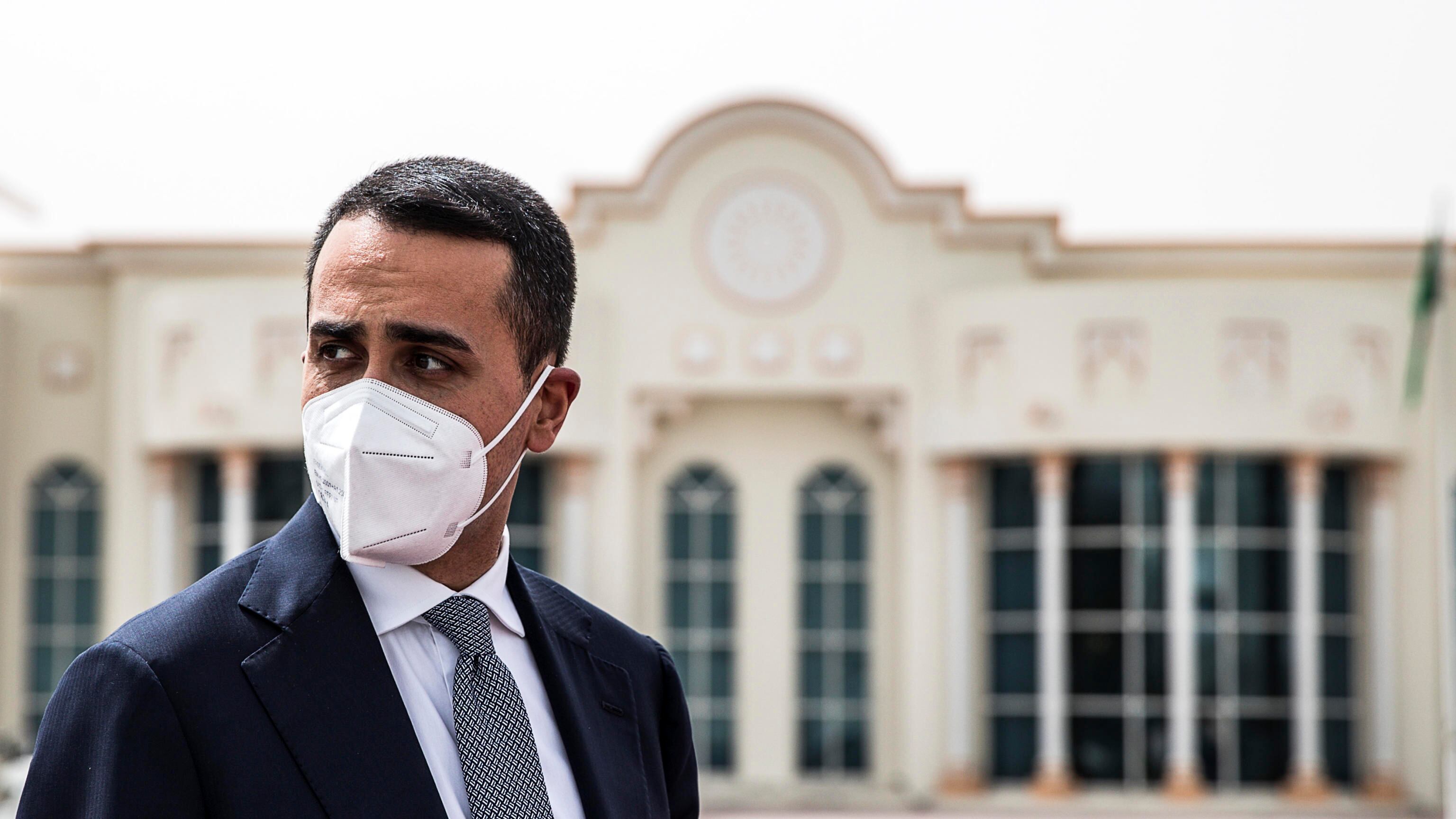Salvini e Di Maio, lo strano duello per sconfiggere i nemici interni
