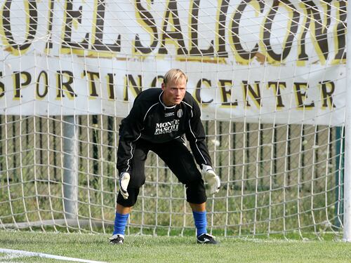 Lutto nel mondo del calcio: Alexander Manninger muore in un incidente stradale