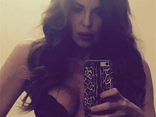Alba Parietti: selfie hot su Instagram