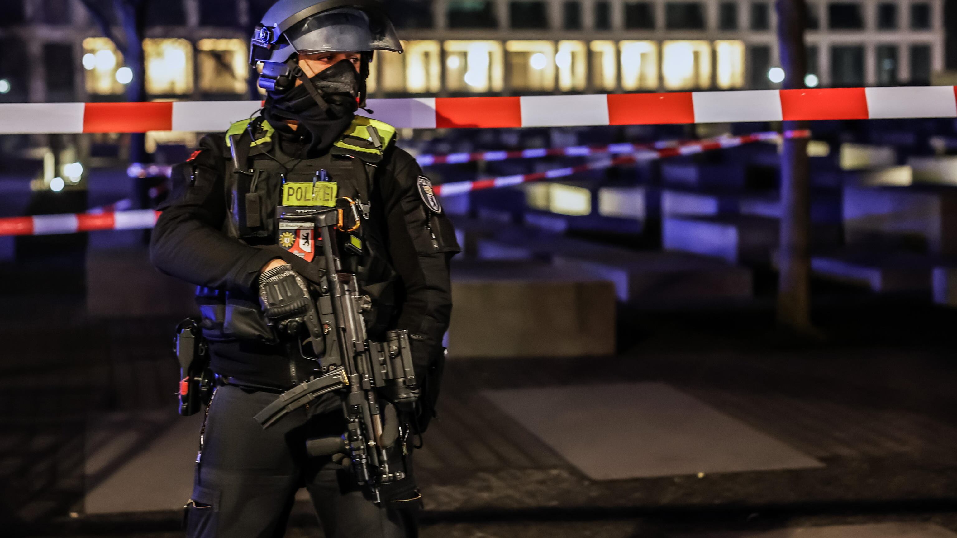 "Pianificazioni e ricerche da account russi". L'ombra di Mosca dietro agli attentati in Germania