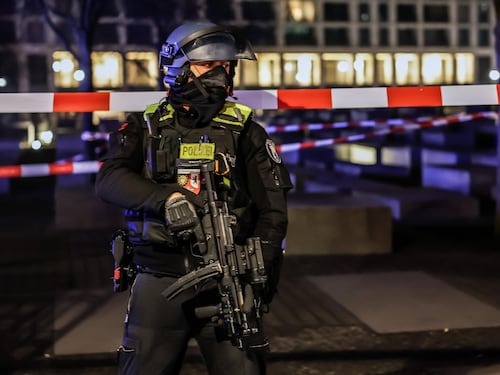 "Pianificazioni e ricerche da account russi". L'ombra di Mosca dietro agli attentati in Germania