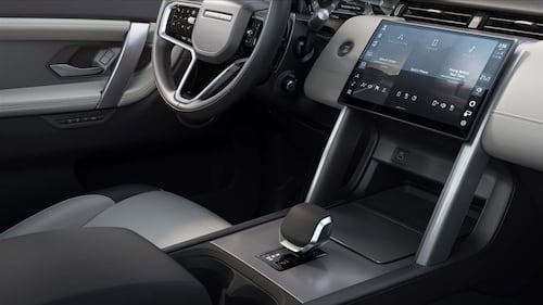 Land Rover Discovery Sport 2023, guarda tutte le foto 5