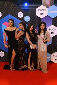 Elettra Lamborghini e la scollatura profonda agli Mtv Awards 4