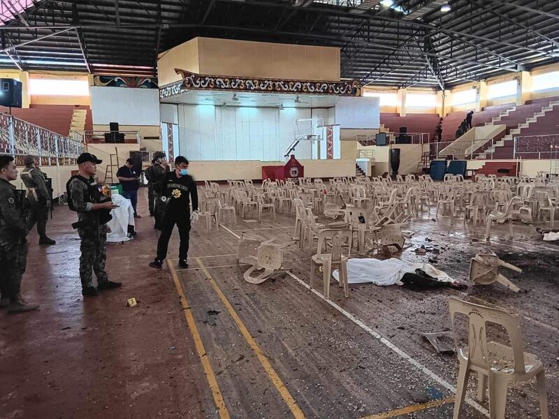 Attentato nelle Filippine, 11 morti e 45 feriti: le immagini choc 2
