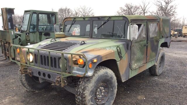 I vecchi Hummer dell'esercito Usa all'asta per 10mila dollari