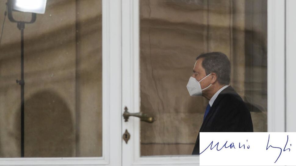 Avete notato la sua firma? Cosa rivela il "gesto" di Draghi