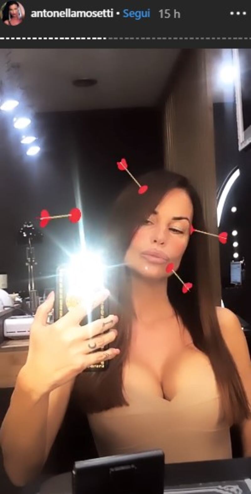 Antonella Mosetti, le foto hot 10