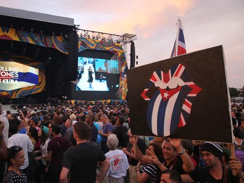 La «lingua» dei Rolling Stones incanta Cuba