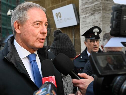 Lo sciopero dei benzinai si ferma in anticipo. Urso riapre il dialogo