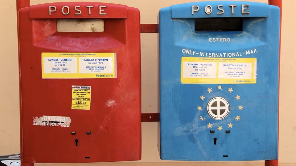 Napoli, rapina in un ufficio postale: nuovo colpo della banda del buco