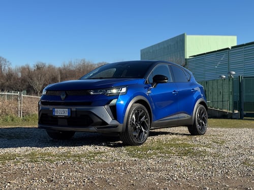 Renault Captur 1.8 E-Tech: guarda tutte le foto