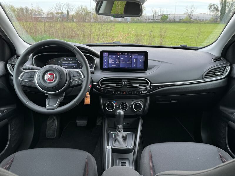 Fiat Tipo Hybrid Cross: guarda la gallery della berlina ibrida italiana 14
