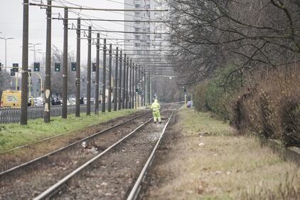 Uomo morto e mutilato sui binari della metro a Milano: le immagini 7
