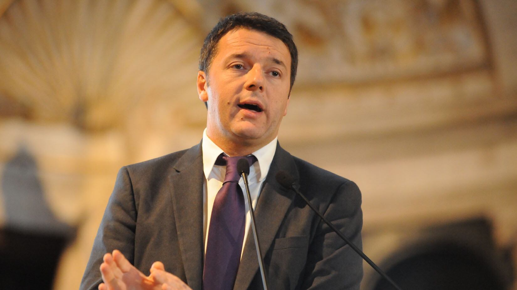 Renzi sfida Letta: "Decidi tu sul rimpasto ma gioca a carte scoperte"