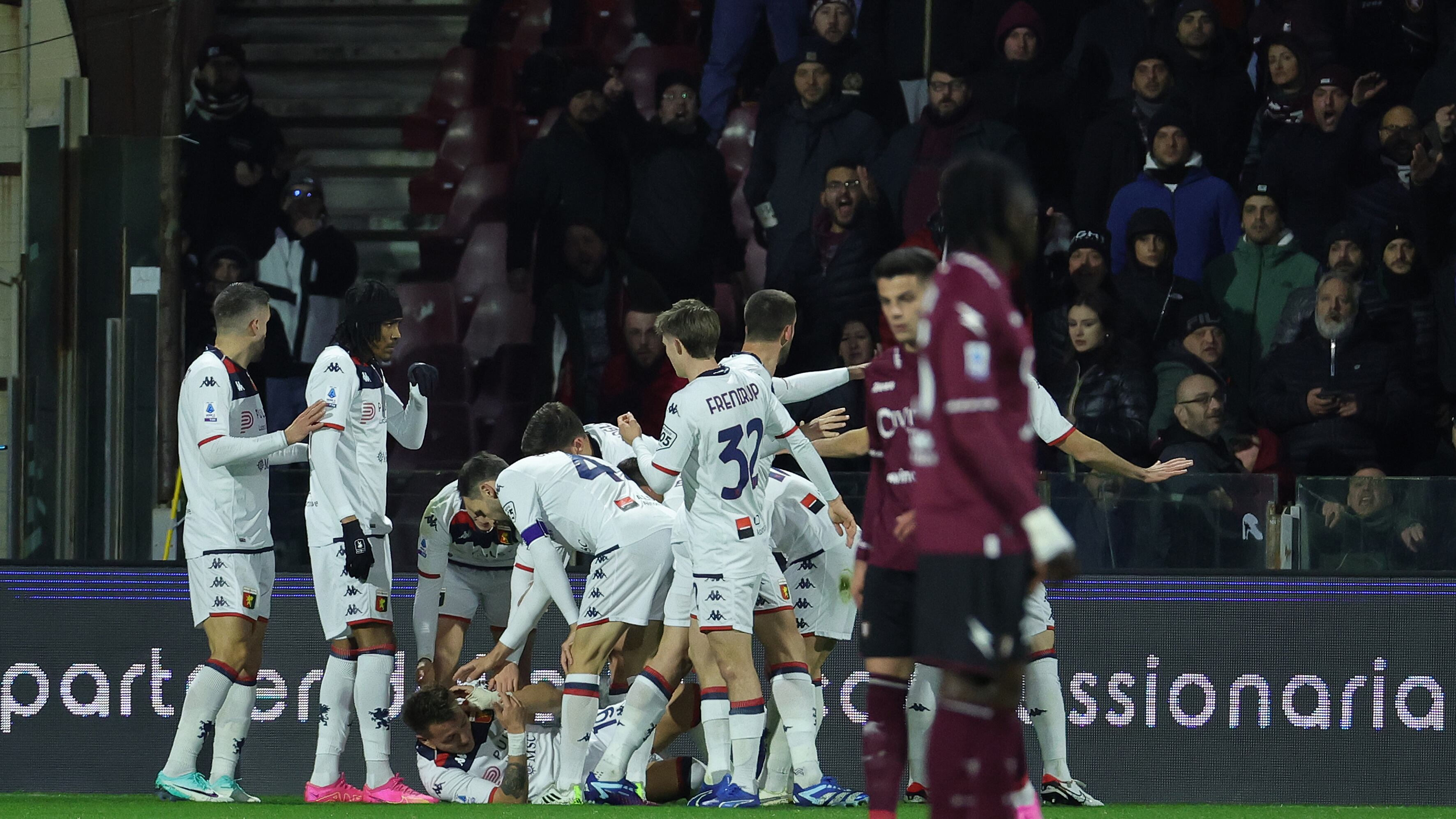 Retegui colpito dai tifosi della Salernitana: ecco cosa è successo