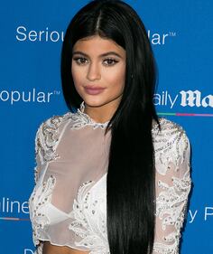 Kylie Jenner sexy in bianco 7