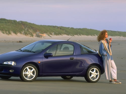 Opel Tigra compie 30 anni: la coupé che piaceva ai giovani
