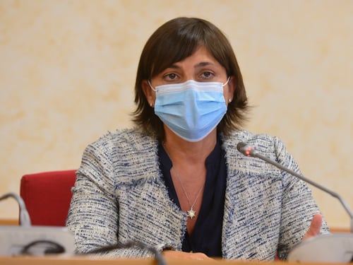 Le mosse del Pd disperato: rinvio del voto e stop al Cav