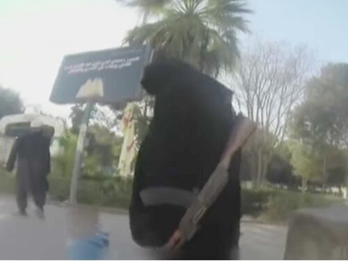 Siria, un video amatoriale svela la vita quotidiana sotto l'Isis