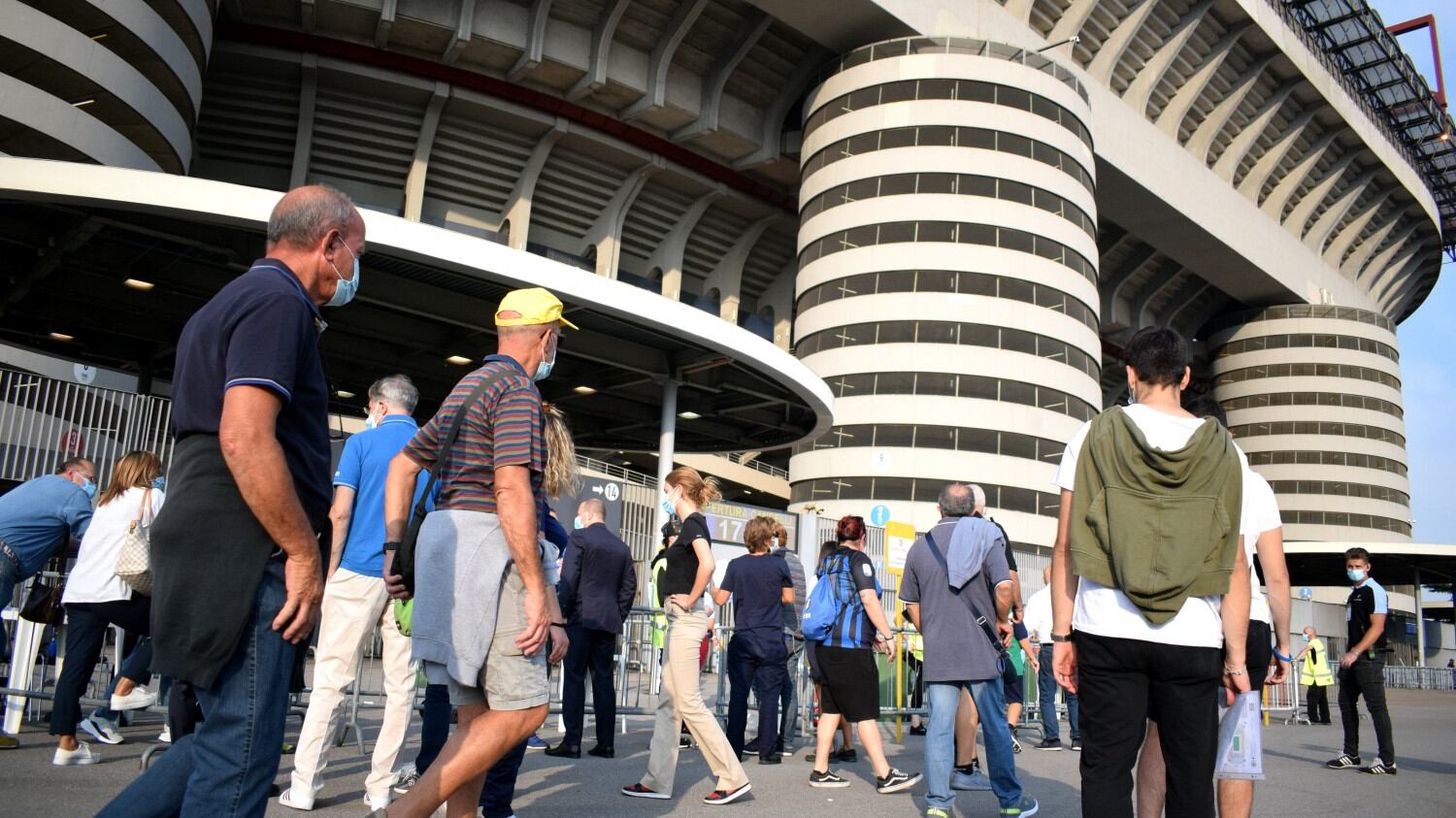 Stadi aperti, le milanesi: "Togliamo il limite dei 700"