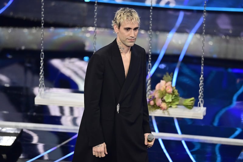 Sanremo 2024: ecco il look della finalissima del Festival di Mr.Rain 1