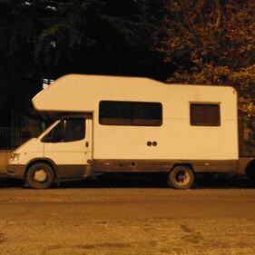 San Basilio, parla l'italiano sgomberato: "ma quale razzismo, venite a vedere come vivo" 1