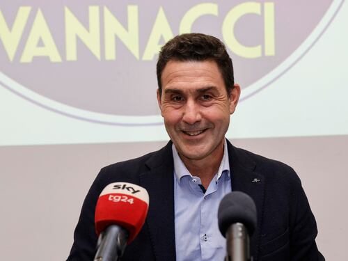 Un dilettante. Si goda il riposo al circolo ufficiali
