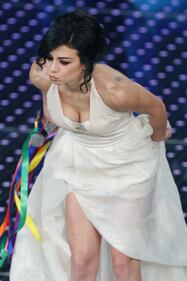 Sanremo 2016: i look femminili nella serata cover 68