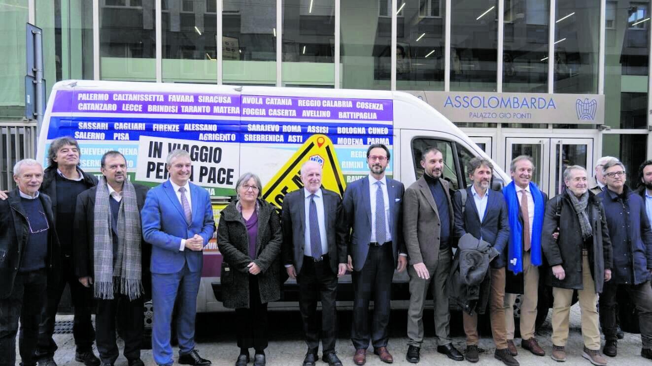 La Carovana della Pace ad Assolombarda. "L'economia della guerra erode l'umanità"
