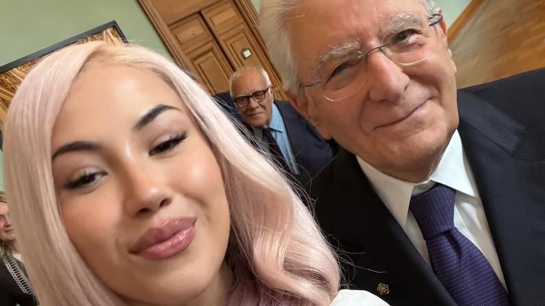 Anna Pepe e il selfie con Mattarella: “Grazie Mr President”. Perché la rapper era la Quirinale