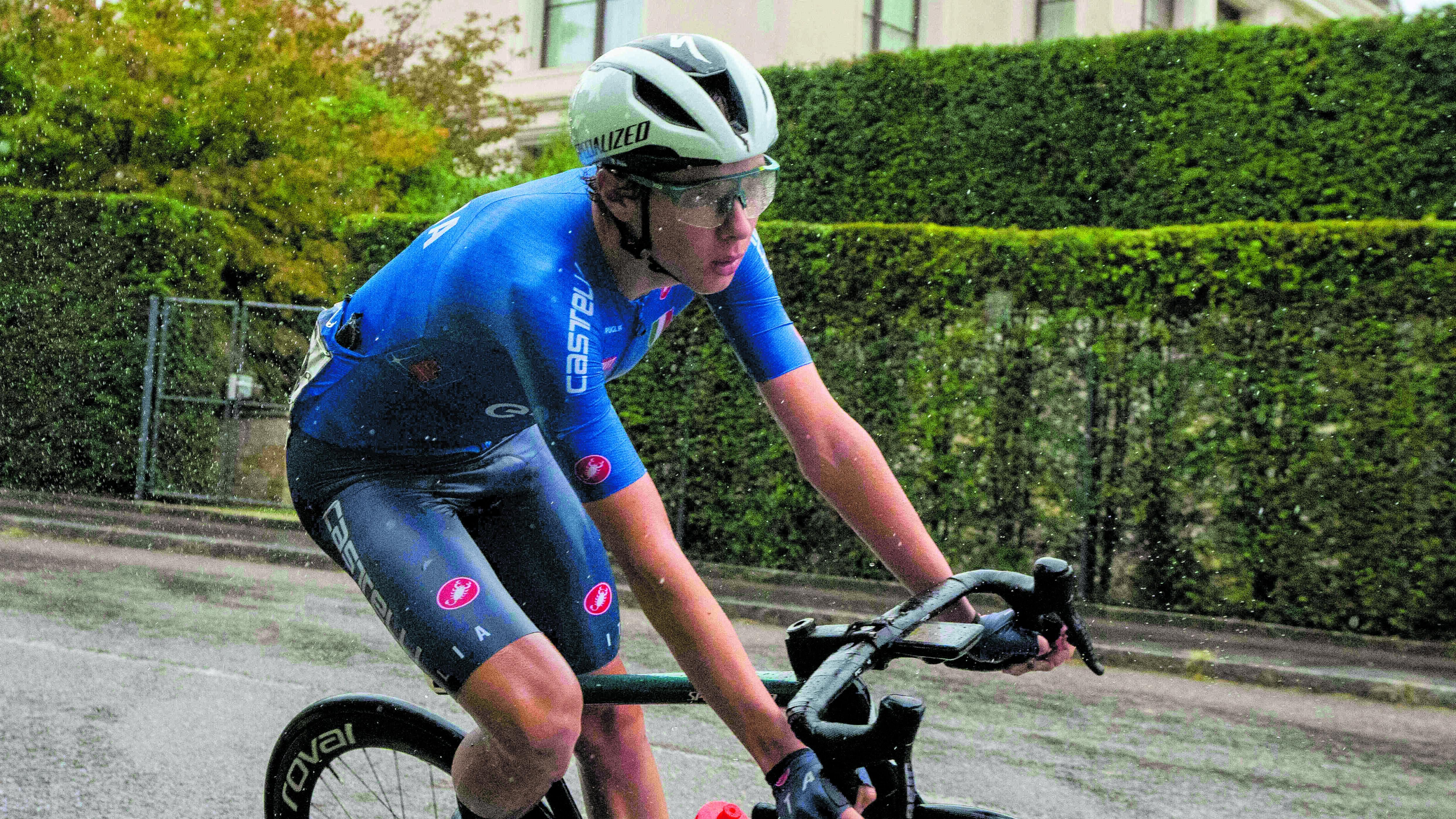Finn, Italia d'oro. Ma la baby Furrer tiene in ansia tutto il ciclismo