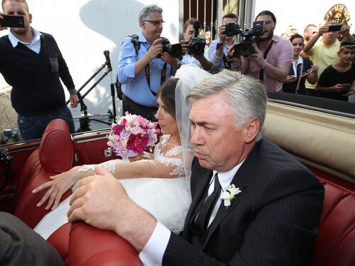 La figlia Katia si sposa e Carletto si commuove