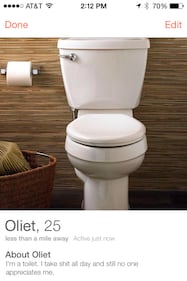 Oilet: il water che ha ricevuto 200 consensi su Tinder 1