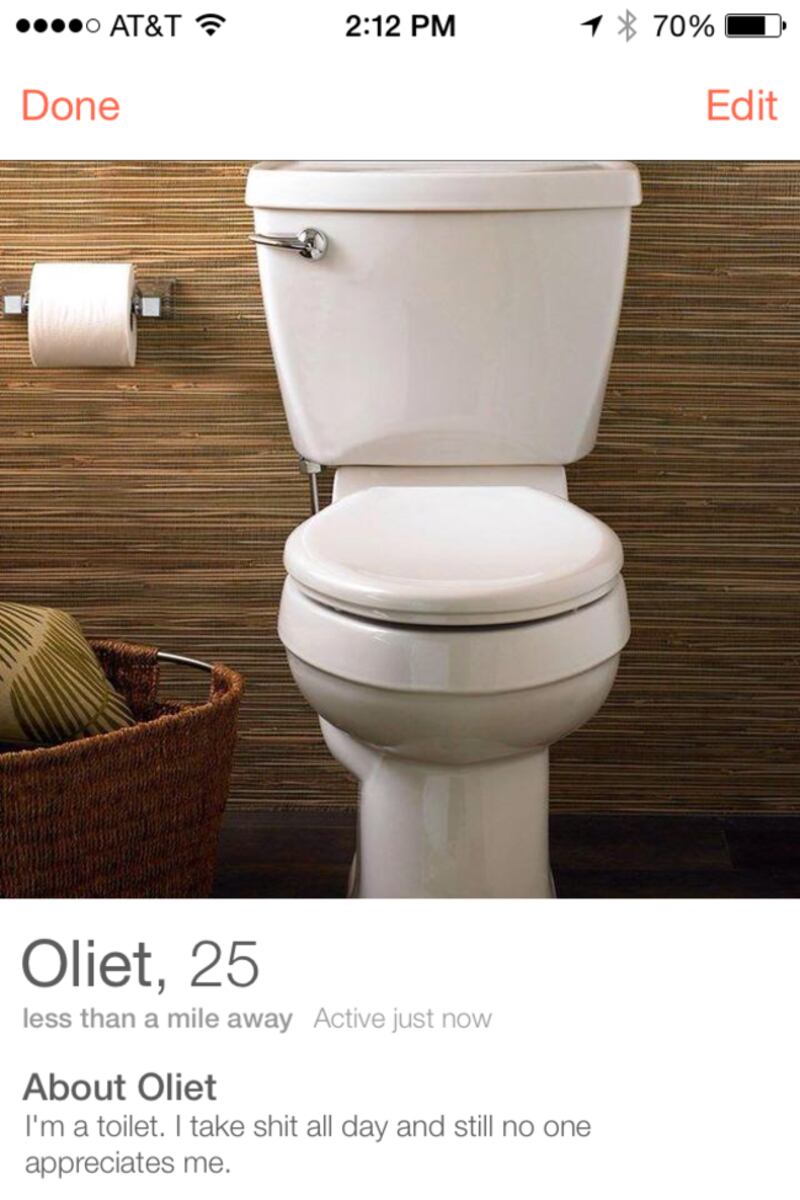Oilet: il water che ha ricevuto 200 consensi su Tinder 1