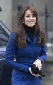 Kate Middleton, bella e glam in blu in Scozia 26