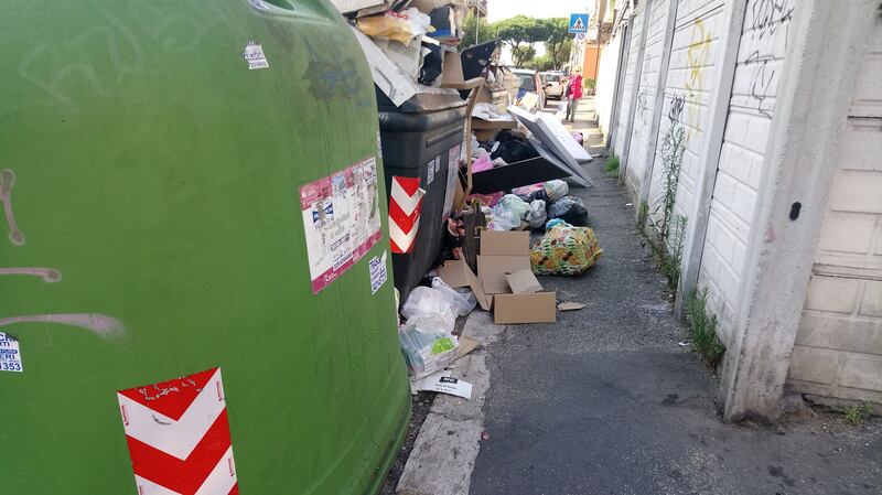 Roma, ancora caos per l'emergenza rifiuti 1