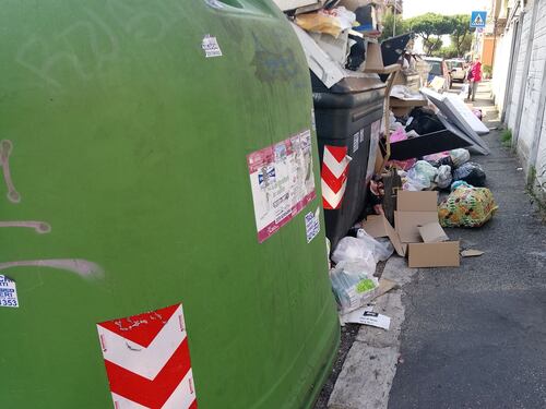 Roma, ancora caos per l'emergenza rifiuti