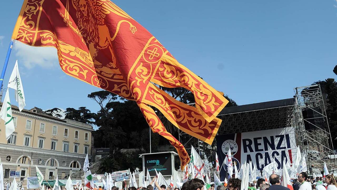 Caos a Padova: vietato l'ingresso allo stadio alla bandiera veneta