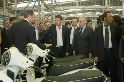 Renzi visita Piaggio in Vietnam 3