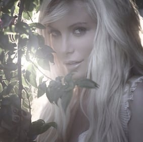 Crystal Hefner su Playboy 7