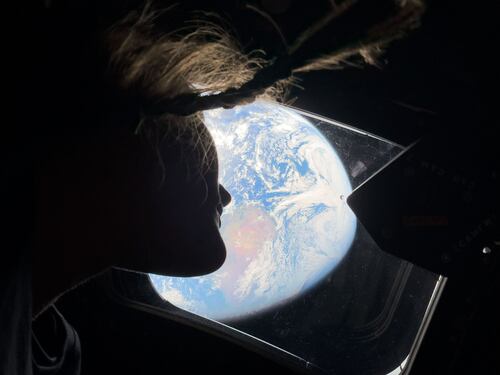Umani mai così lontani dalla Terra: Artemis 2 batte il record della missione Apollo 13