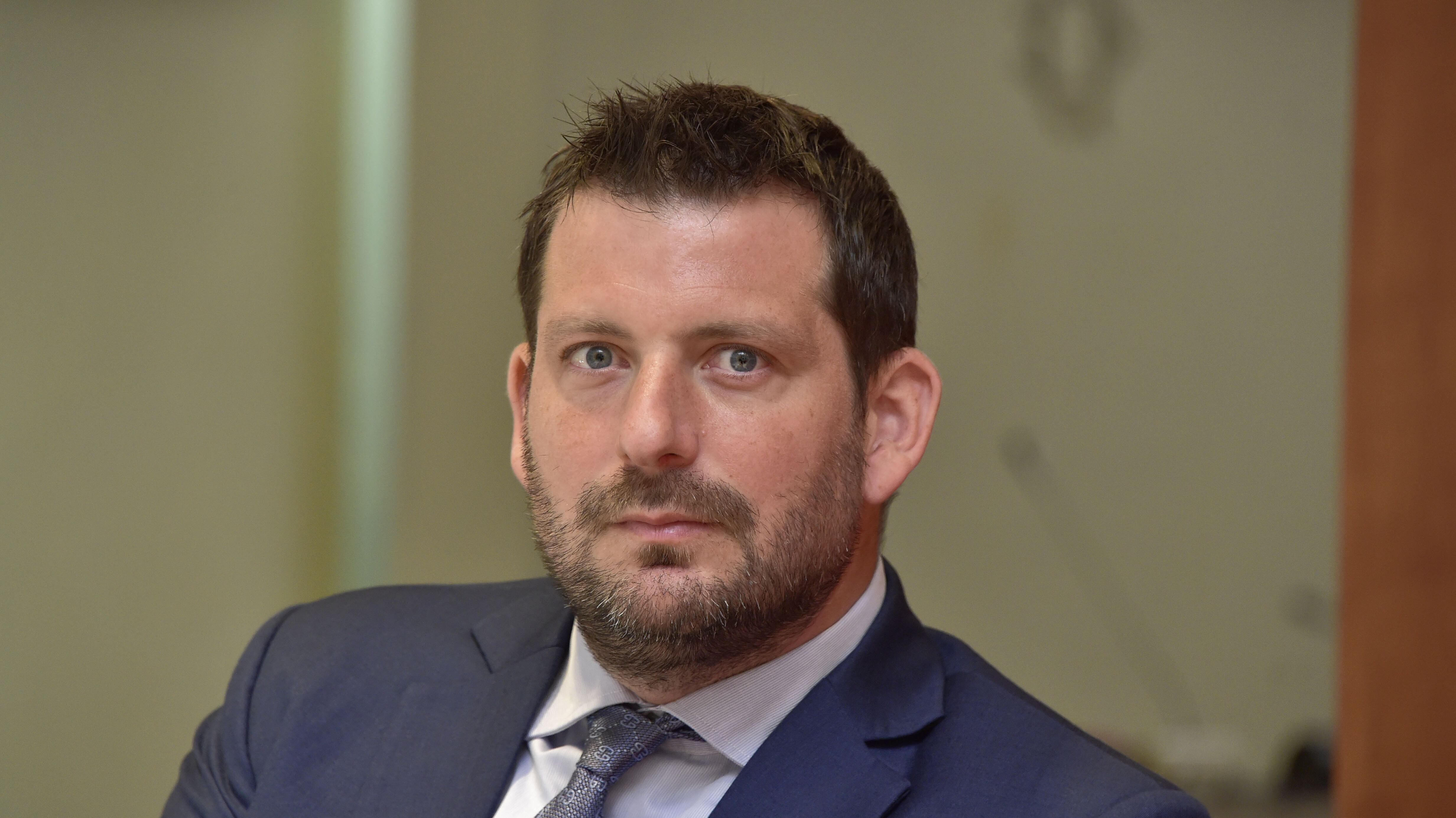 "Per i 2.700 esuberi dell'ex Alitalia va trovata una soluzione di mercato"