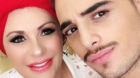 Tina Cipollari accusata sui social di aver "ritoccato" la foto col make-up artist