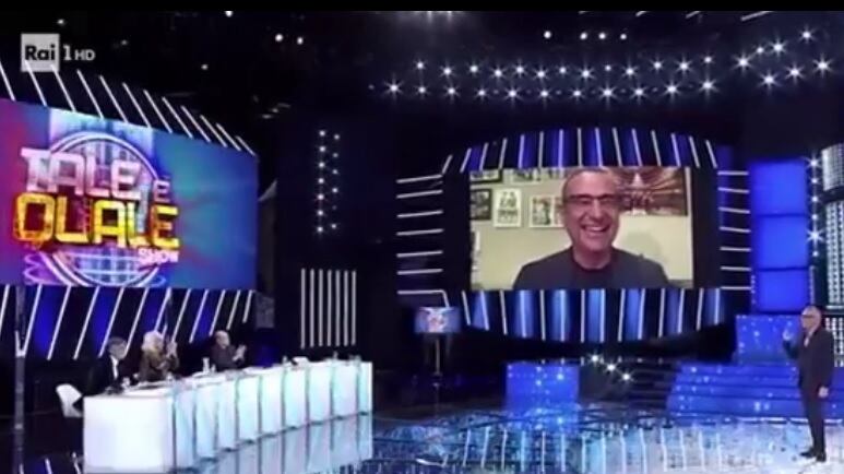 Tale e quale show, Carlo Conti non rientra. In tre lo sostituiscono