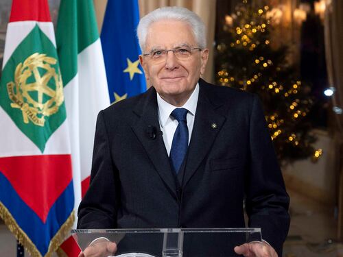 Mattarella promuove il nuovo corso politico. "Il premier donna è una grande novità. E adesso governate"
