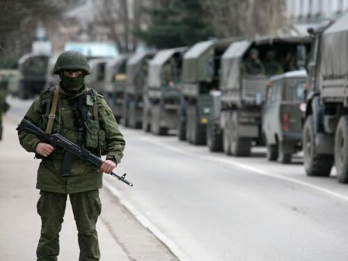 Carta bianca a Putin per il blitz in Ucraina. Kiev: pronti alla guerra