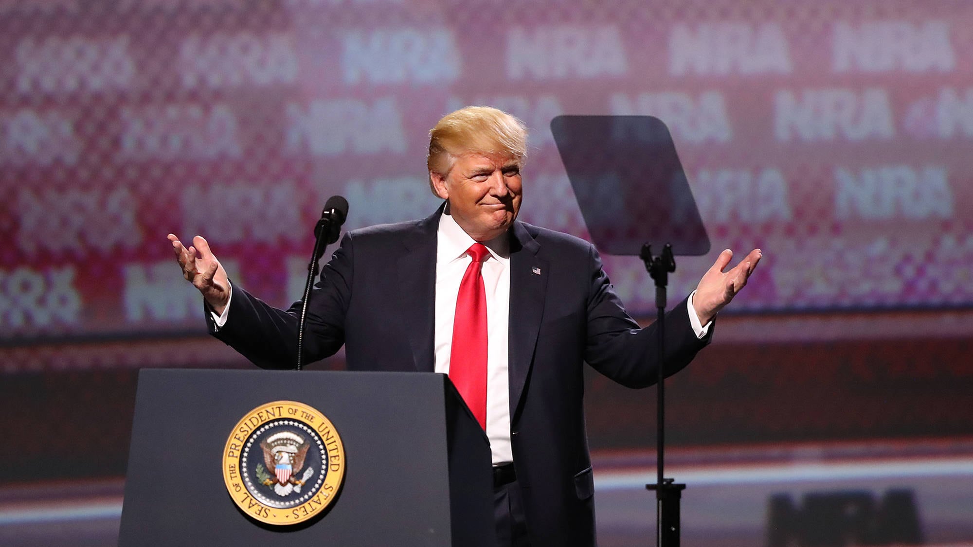 Trump è accerchiato: evocato l'impeachment